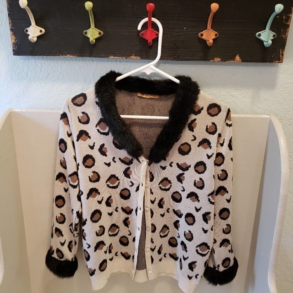 Painted Pony Leopard Sweater Fur Collar see meas